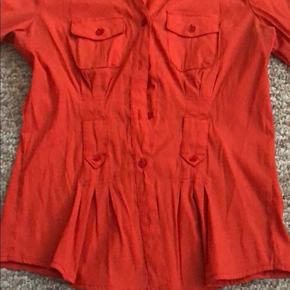 Beautiful button down - Picture 4 of 4